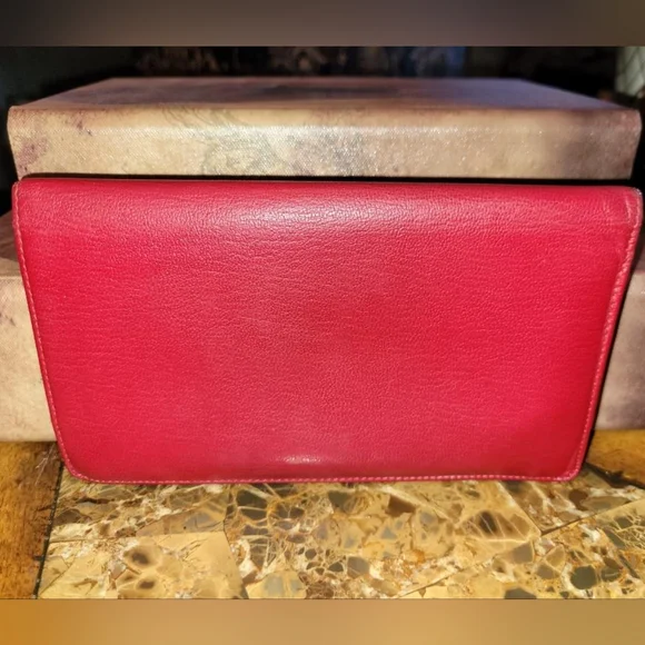 Red Chanel vertical wallet - Picture 6 of 8